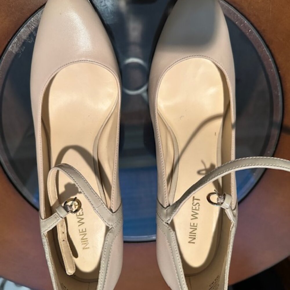 NINE WEST TAN LEATHER/MAN-MADE UPPER STILETTO PUMPS 4 IN HEEL